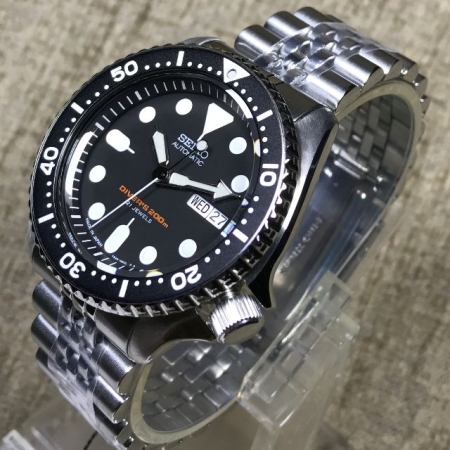 Seiko Automatic 200m Divers Made In Japan SKX007J2 - Watchwagon